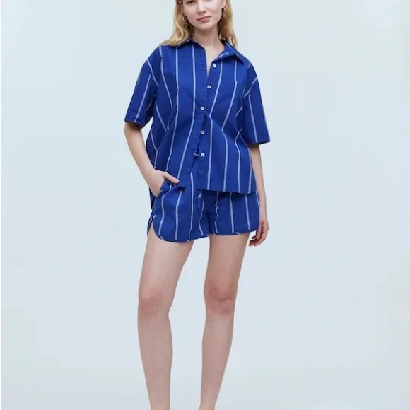 Madewell Oversized Button-Up Shirt/Matching Shorts
Large - Picture 2 of 13